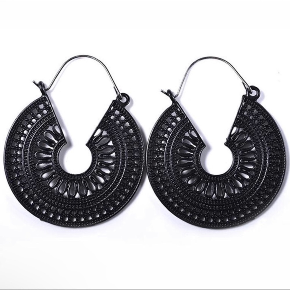 NEW Womens Black Earrings